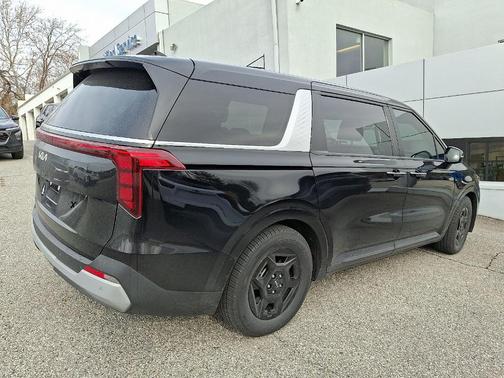 2025 Kia Carnival LXS