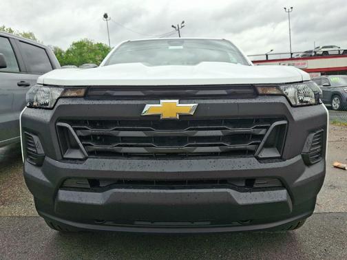 Summit White 2026 Chevrolet Colorado WT