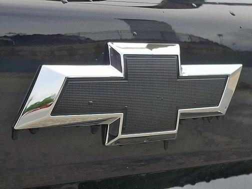 Mosaic Black Metallic 2026 Chevrolet Trax ACTIV