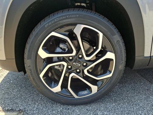 Sterling Gray Metallic 2026 Chevrolet Trax 2RS