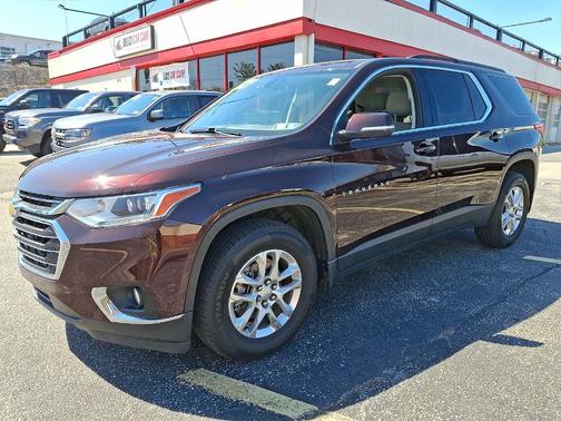 Black Cherry Metallic 2021 Chevrolet Traverse LT Cloth