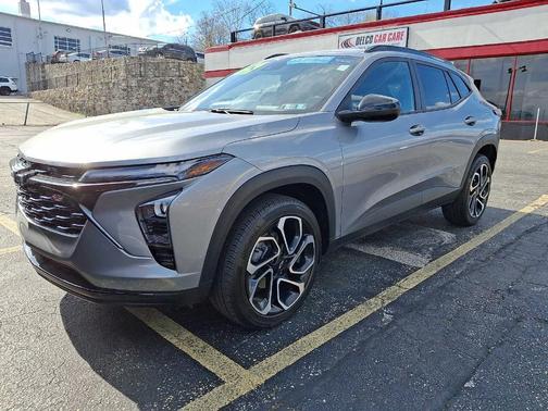 Sterling Gray Metallic 2024 Chevrolet Trax 2RS