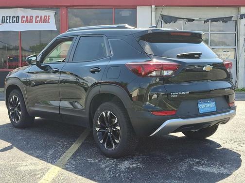 Mosaic Black Metallic 2023 Chevrolet Trailblazer LT