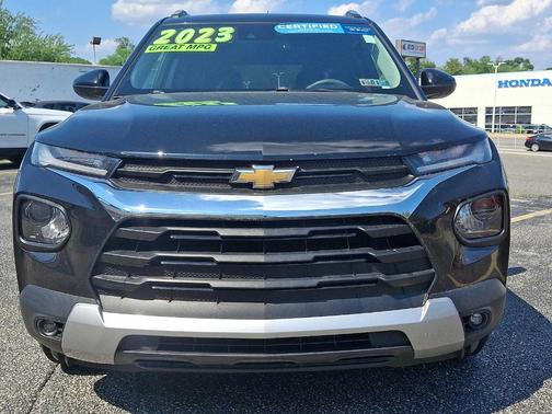 Mosaic Black Metallic 2023 Chevrolet Trailblazer LT