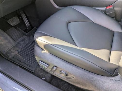 2025 Toyota Highlander Hybrid XLE