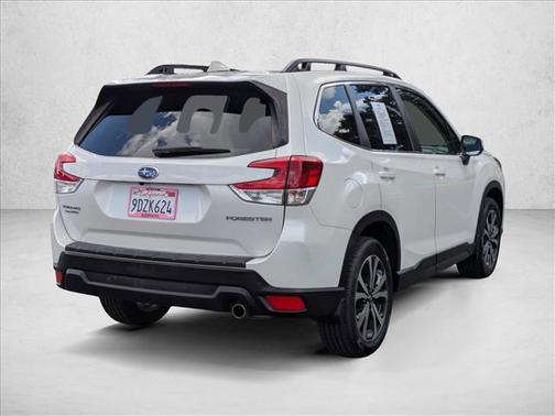 Crystal White Pearl 2023 Subaru Forester Limited