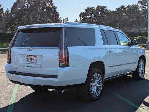 2018 Cadillac Escalade ESV Premium Luxury