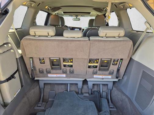 Predawn Gray Mica 2017 Toyota Sienna XLE