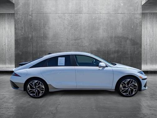 2025 Hyundai IONIQ 6 SEL