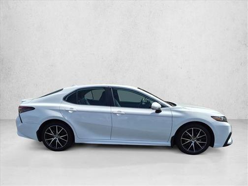 Ice Cap 2023 Toyota Camry SE