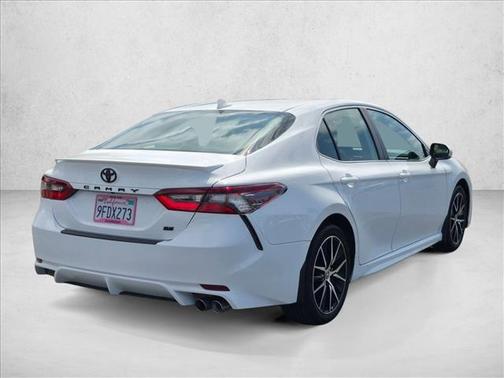 Ice Cap 2023 Toyota Camry SE