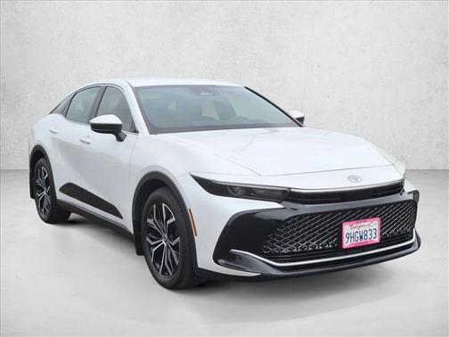 Oxygen White 2023 Toyota Crown XLE