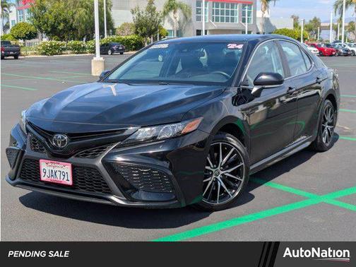 2024 Toyota Camry SE