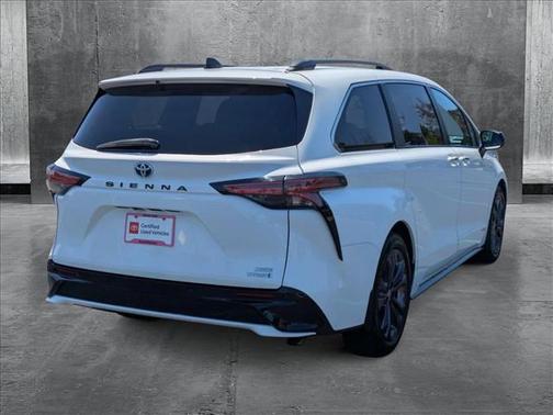 2021 Toyota Sienna XSE 7 Passenger