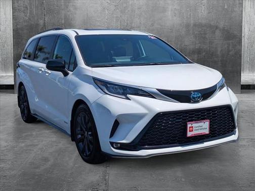 2021 Toyota Sienna XSE 7 Passenger