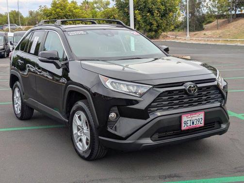 2020 Toyota RAV4 XLE