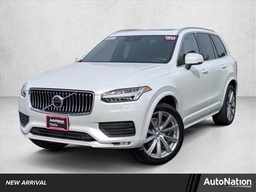 2020 Volvo XC90 T6 Momentum