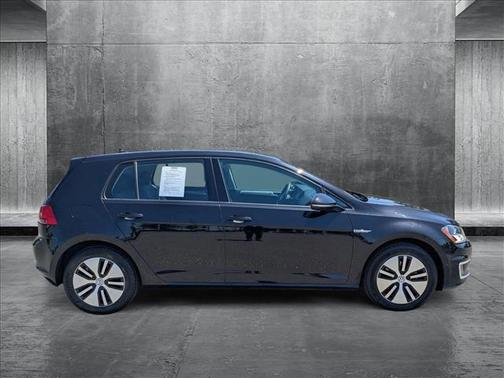 2016 Volkswagen e-Golf SE