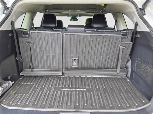 Wind Chill Pearl 2023 Toyota Highlander XLE