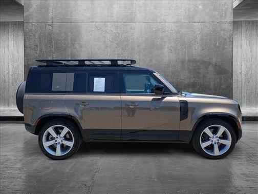2024 Land Rover Defender 110 P400 X-Dynamic SE