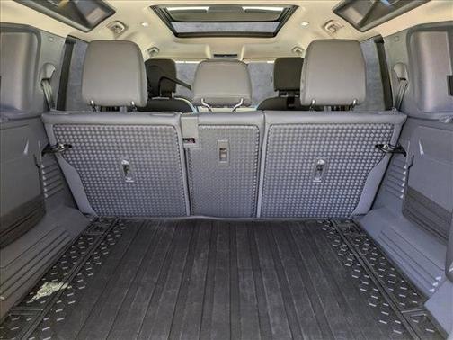 2024 Land Rover Defender 110 P400 X-Dynamic SE