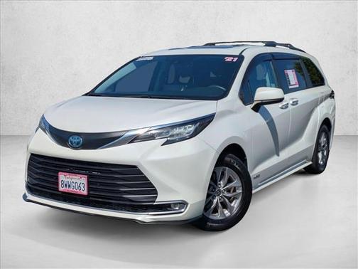 2021 Toyota Sienna XLE 8 Passenger