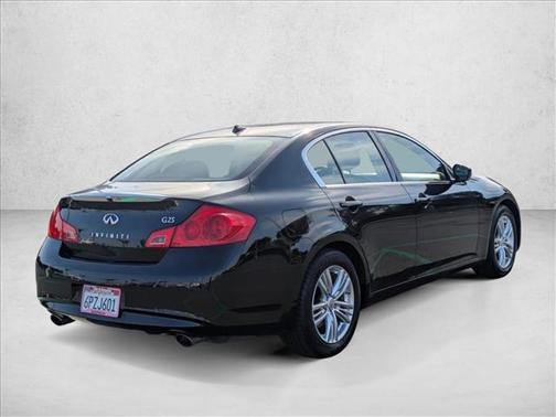 2011 INFINITI G25 Journey