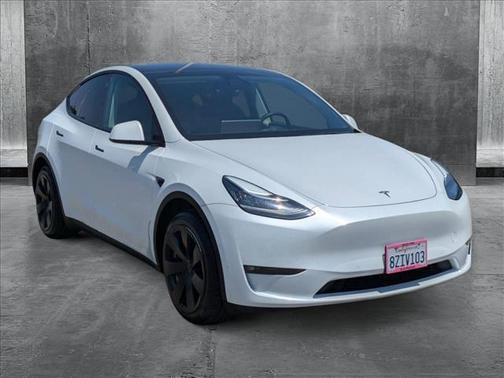 2022 Tesla Model Y Long Range Dual Motor All-Wheel Drive