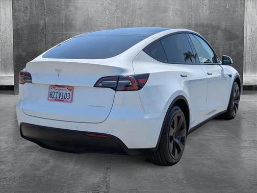 2022 Tesla Model Y Long Range Dual Motor All-Wheel Drive