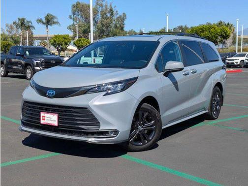 2024 Toyota Sienna Woodland Edition