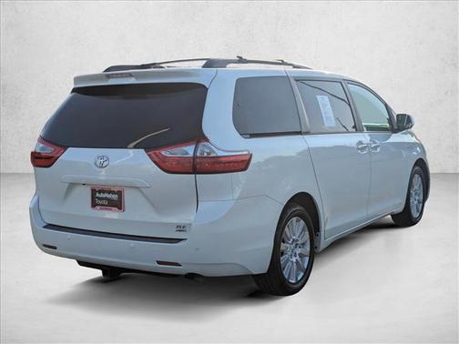 2017 Toyota Sienna XLE Premium