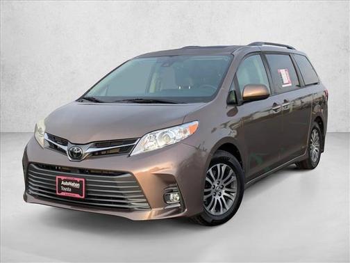 2020 Toyota Sienna XLE
