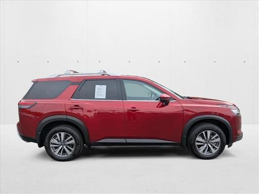 2024 Nissan Pathfinder SL FWD