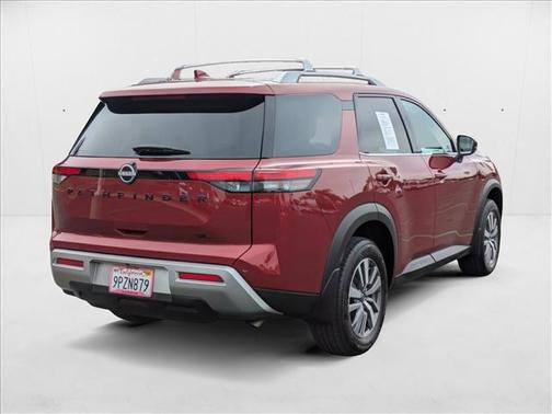 2024 Nissan Pathfinder SL FWD