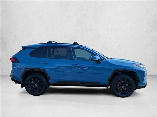 2022 Toyota RAV4 Hybrid SE