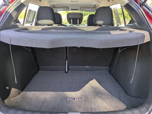 2019 Nissan Kicks SR
