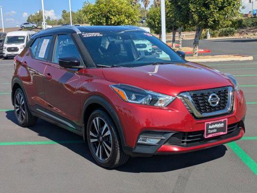 2019 Nissan Kicks SR
