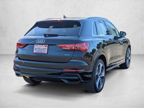 2020 Audi Q3 45 S line Prestige