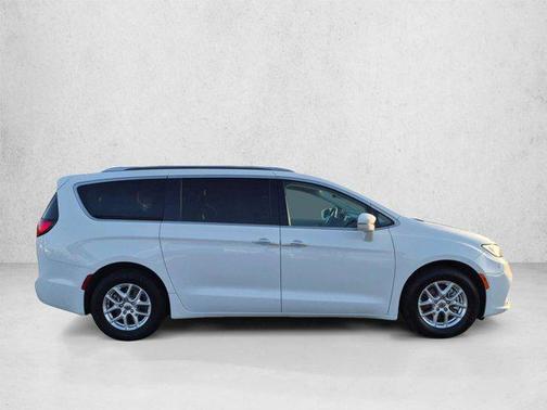 Bright White Clearcoat 2021 Chrysler Pacifica Touring L