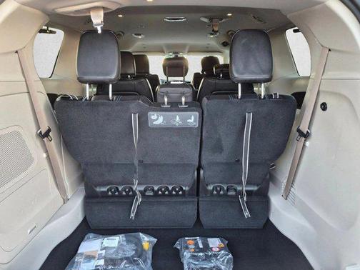 Bright White Clearcoat 2021 Chrysler Pacifica Touring L