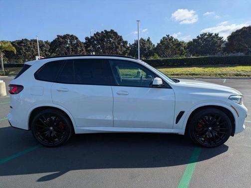 2022 BMW X5 M50i