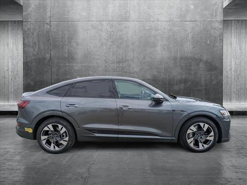 2022 Audi e-tron Sportback S line Premium