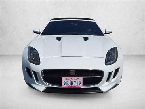 Glacier White Metallic 2017 Jaguar F-TYPE Premium