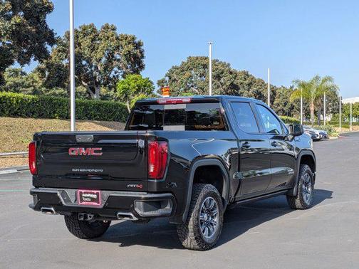 Onyx Black 2024 GMC Sierra 1500 AT4