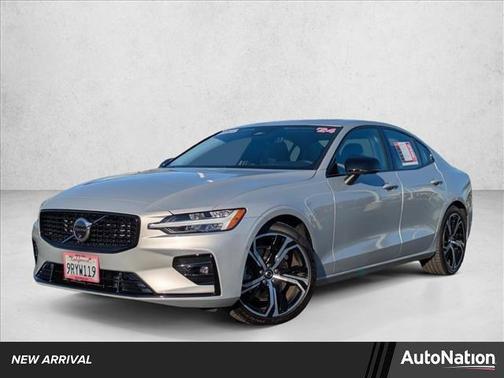 2024 Volvo S60 B5 Plus Dark Theme