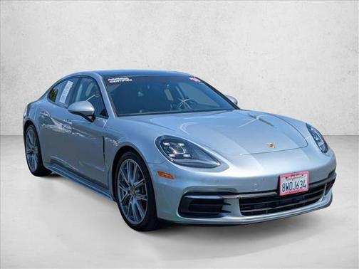 2018 Porsche Panamera 4