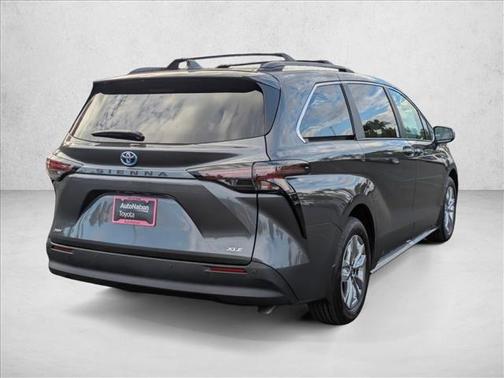 2025 Toyota Sienna XLE