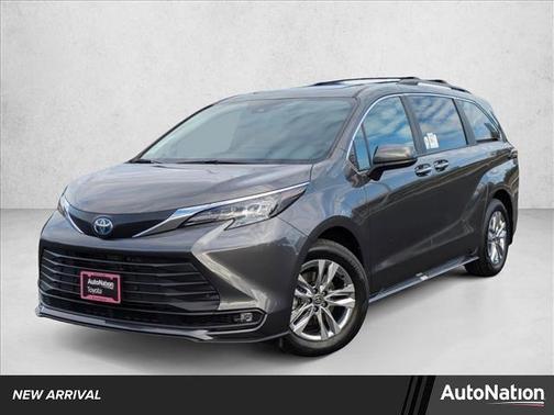 2025 Toyota Sienna XLE
