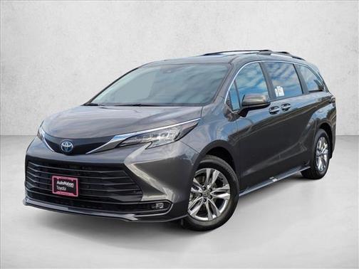 2025 Toyota Sienna XLE