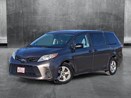 2020 Toyota Sienna SE